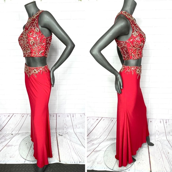 👗❤️|•SPARKLE•| Red Sequin Formal Gown Size 4 Evening Dress - Picture 2 of 11